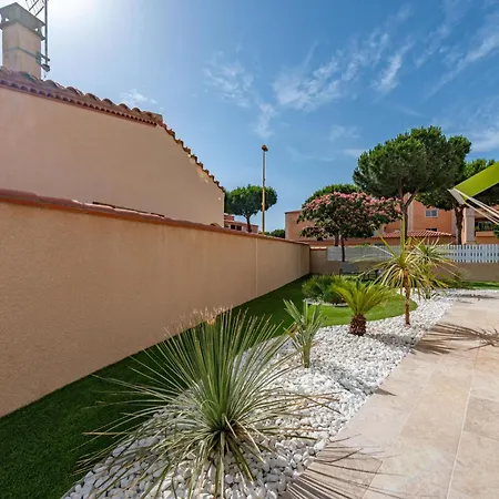 Ladine By Interhome * Le Barcares