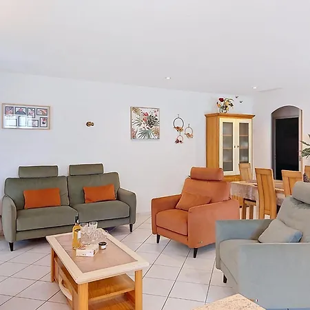 Ladine By Interhome فيلة